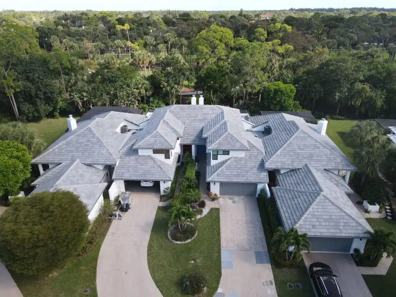Roof Replacement vs. Repair: How to Make the Right Decision